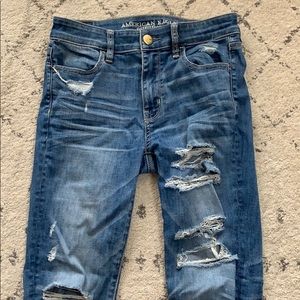 AMERICAN EAGLE SUPER STRETCH HIGHWAISTED  JEANS
